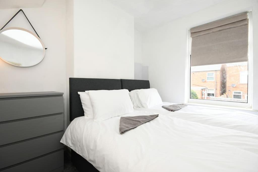 Cottage Style 3 Bedroom House - Close To City Centre & The Peaks Честерфілд Екстер'єр фото